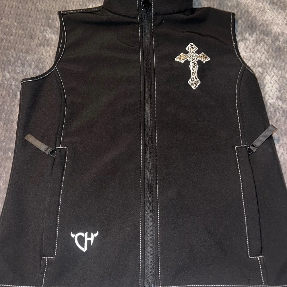 Girls Black Vest with Leopard Cross Design - Picture 1 of 6